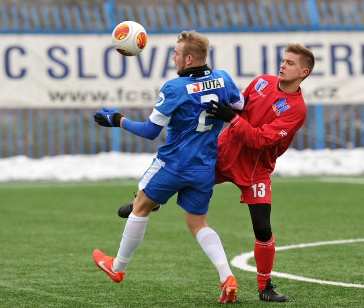 Juraj Hovančík zastavoval v první půli útoky soupeře. Foto: Jaroslav Appeltauer
