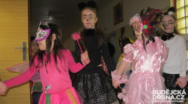 Maškarní karneval na Základní škole Máj I