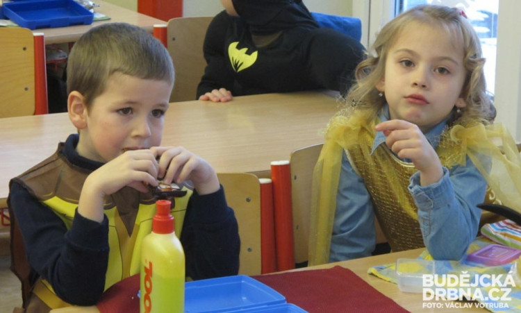 Maškarní karneval na Základní škole Máj I