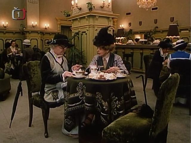 Dvě dámy rády chodily do cukrárny v Norwichi - kavárny Pošta, tehdy ještě otevřené