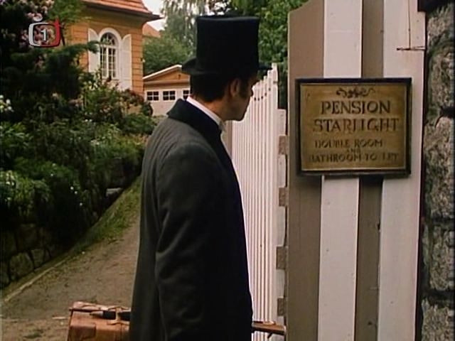 Manželé přijíždí do penzinou Starlight..