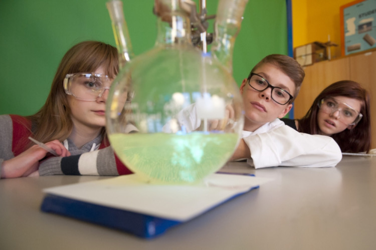 Experimenty v iQLANDII