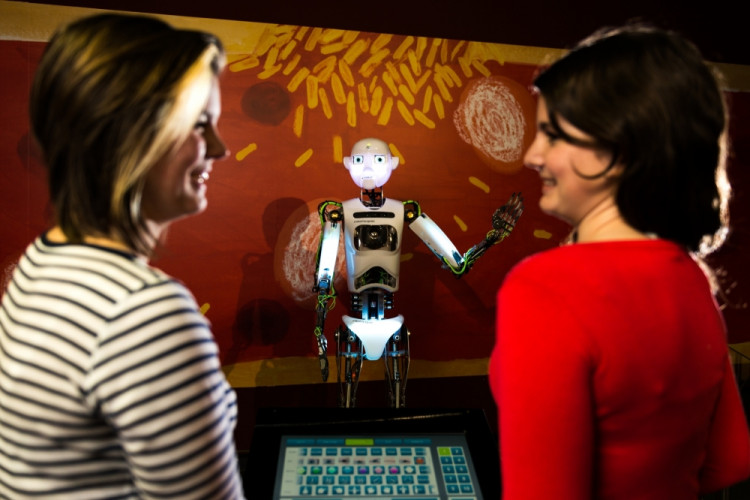 Humanoidní robot Thespian v iQLANDII