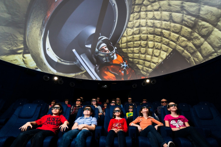 Návštěva 3D planetária v iQLANDII