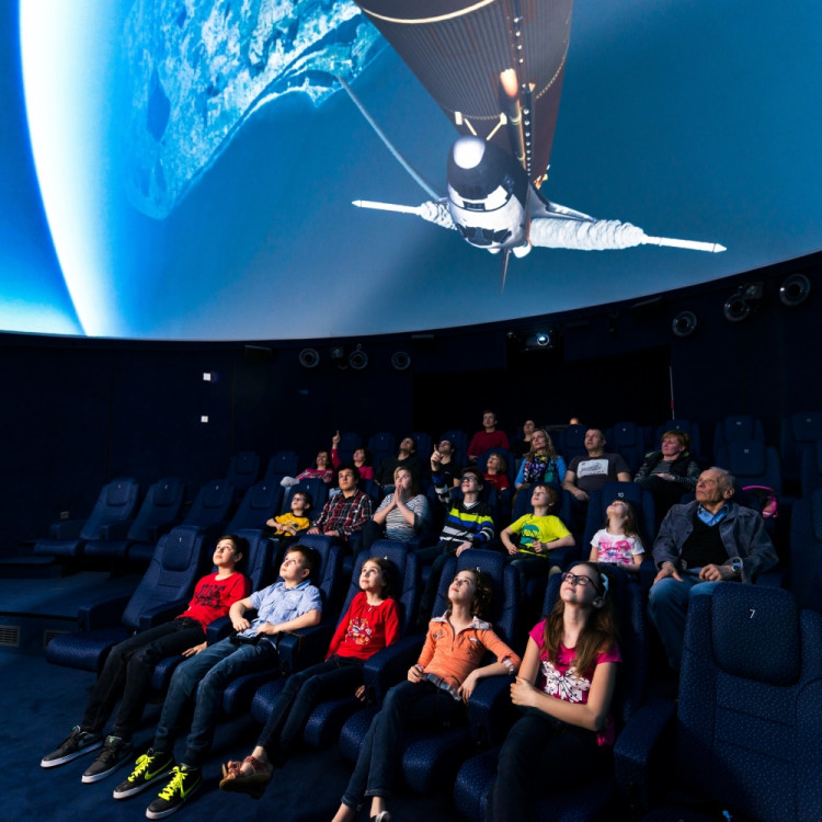 Vydejte se do jiné galaxie v 3D planetáriu v iQLANDII