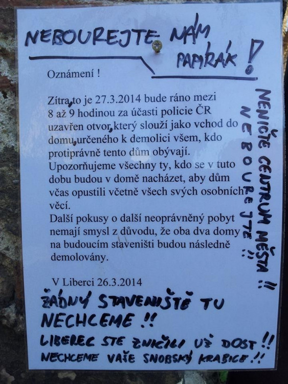 Na Papíráku připravují demolici vybydleného domu