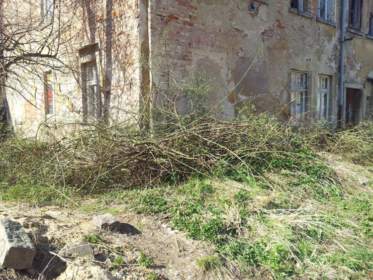 Na Papíráku připravují demolici vybydleného domu