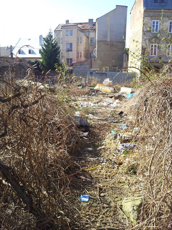 Na Papíráku připravují demolici vybydleného domu