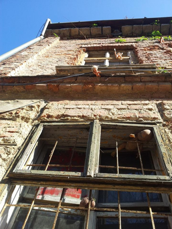 Na Papíráku připravují demolici vybydleného domu