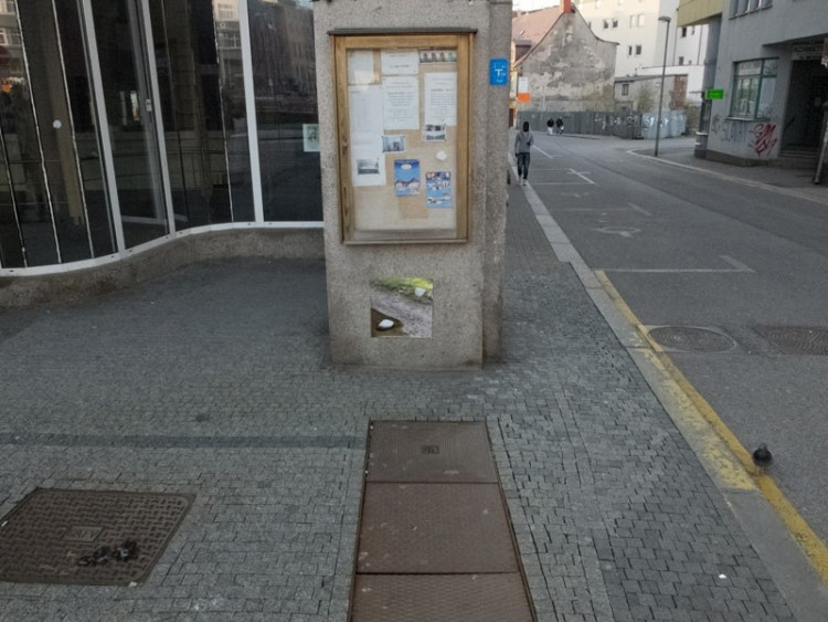 Na kavárně Nisa ale vidět jsou