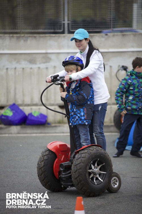 Tuning show na Masarykově automotodromu otevřela okruhovou sezonu, foto: Brněnská Drbna, Miroslav Toman