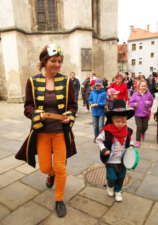 U vynášení zimy nesmí chybět hraní a zpěv