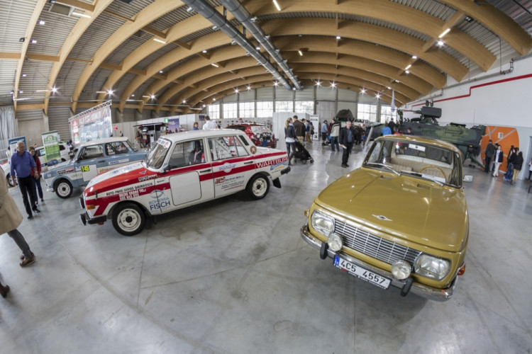 Mobil salon 2014. Foto Jan Fau