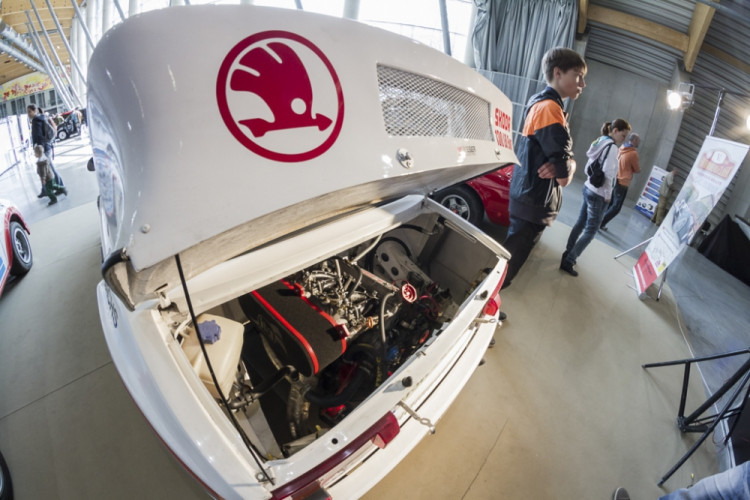 Mobil salon 2014. Foto Jan Fau