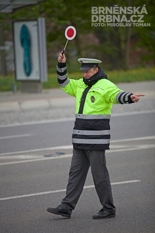 Policisté odměňovali řidiče nealkoholickým pivem, foto: Brněnská Drbna, Miroslav Toman