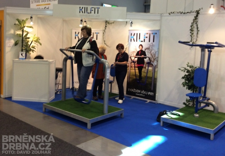 Posilovací stroje vyzkoušeli také návštěvníci, foto: Brněnská Drbna, David Zouhar