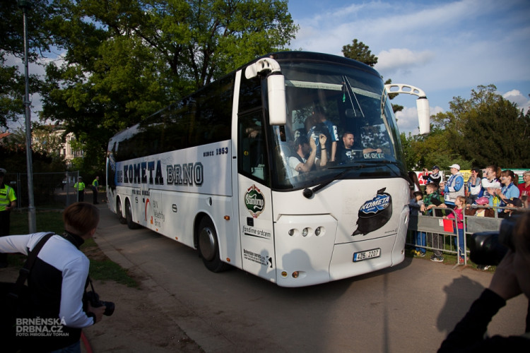 Tisíce fanoušků přivítaly trofej pro druhý tým extraligy, foto: Brněnská Drbna, Miroslav Toman