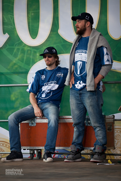 Tisíce fanoušků přivítaly trofej pro druhý tým extraligy, foto: Brněnská Drbna, Miroslav Toman