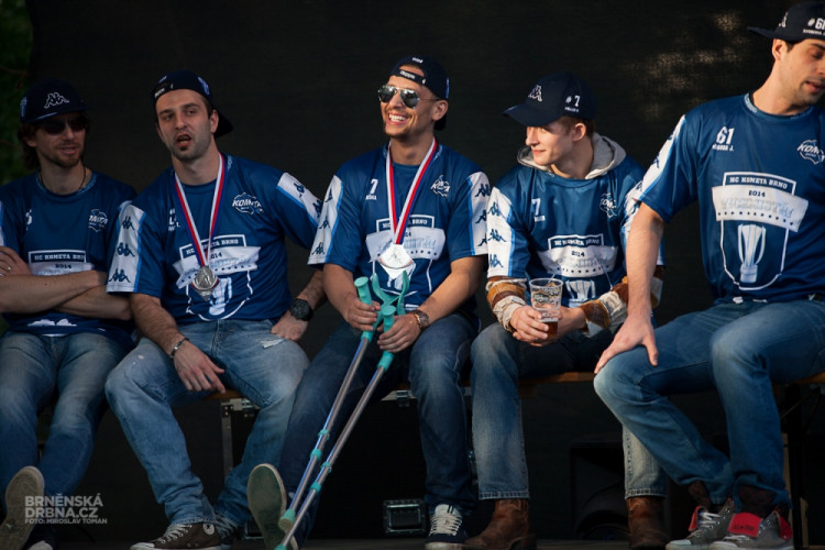 Tisíce fanoušků přivítaly trofej pro druhý tým extraligy, foto: Brněnská Drbna, Miroslav Toman