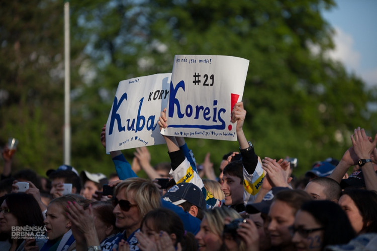 Tisíce fanoušků přivítaly trofej pro druhý tým extraligy, foto: Brněnská Drbna, Miroslav Toman