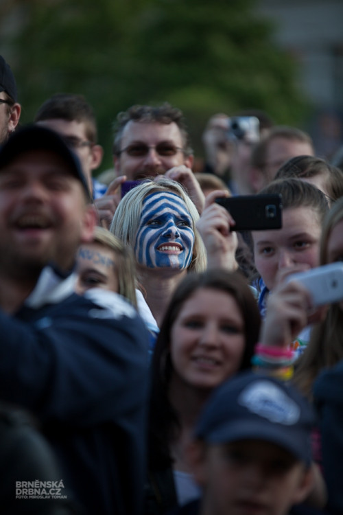 Tisíce fanoušků přivítaly trofej pro druhý tým extraligy, foto: Brněnská Drbna, Miroslav Toman