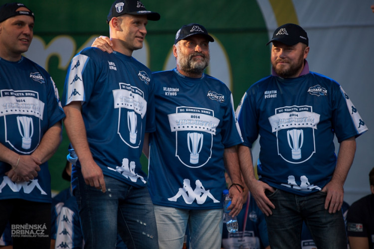 Tisíce fanoušků přivítaly trofej pro druhý tým extraligy, foto: Brněnská Drbna, Miroslav Toman