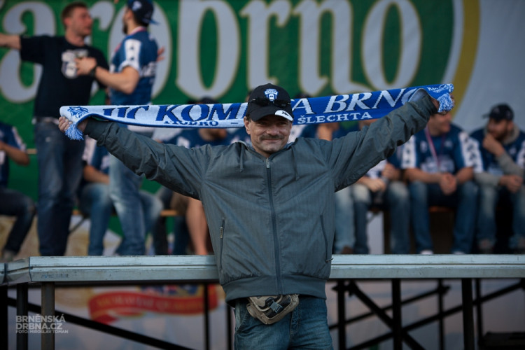 Tisíce fanoušků přivítaly trofej pro druhý tým extraligy, foto: Brněnská Drbna, Miroslav Toman