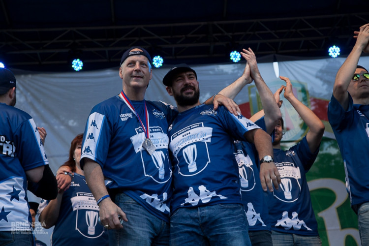 Tisíce fanoušků přivítaly trofej pro druhý tým extraligy, foto: Brněnská Drbna, Miroslav Toman