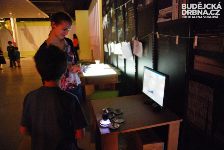 K dispozici je i mikroskop