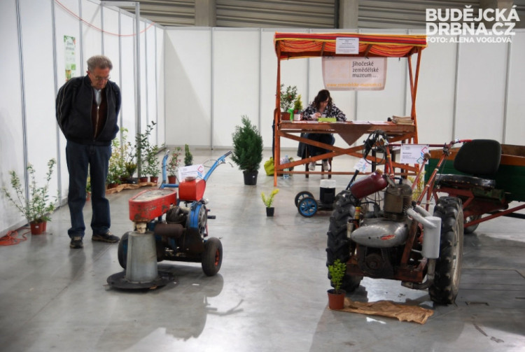 Dnes již historické kousky přiváděly návštěvníky k úsměvům