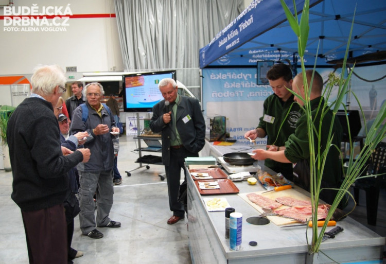 Rybí speciality připravovali odborníci z Třeboně