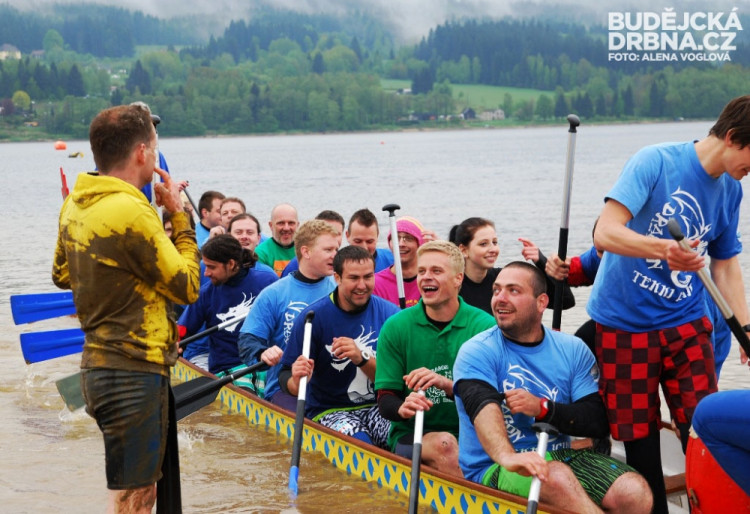 Někteří byli od bahna už i za světla