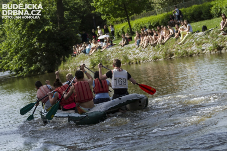 Raftové primátorky na řece Malši