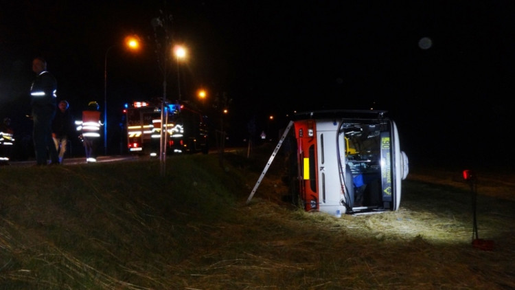 Havarovaný autobus u Ořešína, foto: HZS JMK