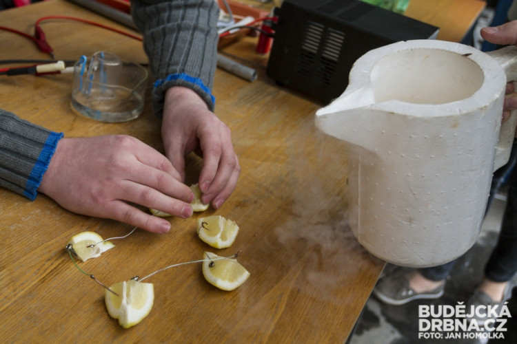 Interaktivní vědecká show Fyzika na Lannovce