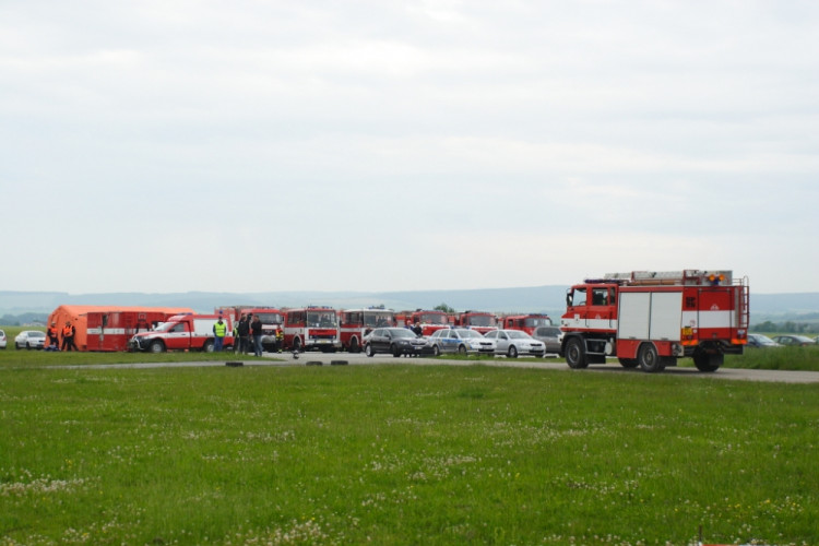 Jednotky IZS cvičně zasahovaly u havarovaného letadla, foto: HZS JMK