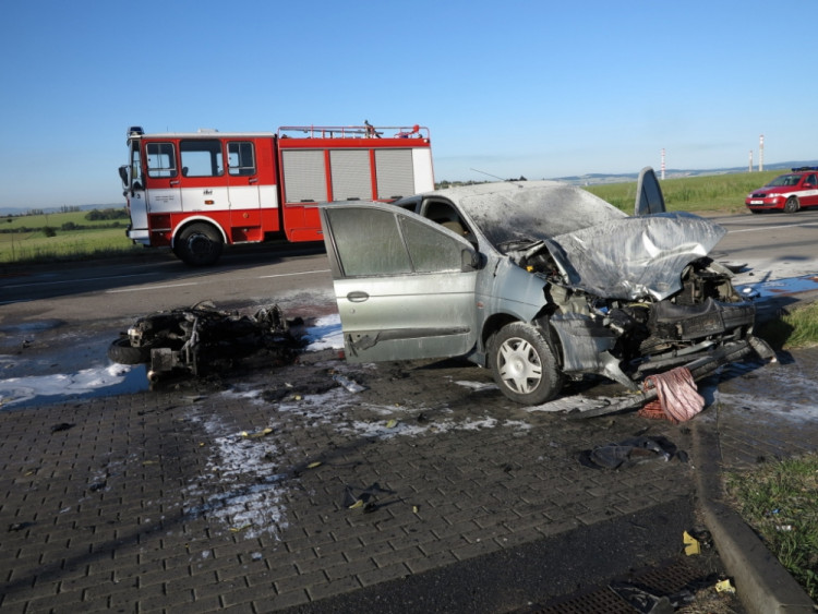 V Líšni zahynul po střetu s osobním autem motorkář, foto: HZS JMK