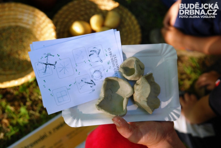 Každé dítě obdrželo kartičku, na kterou dostávalo razítka za splnění úkolů