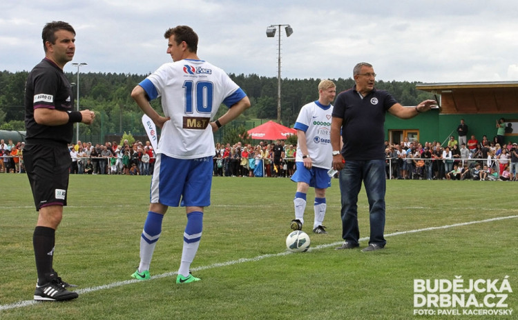 Fotbalová exhibice hvězd v Roudném