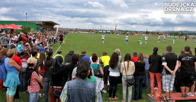 Fotbalová exhibice hvězd v Roudném