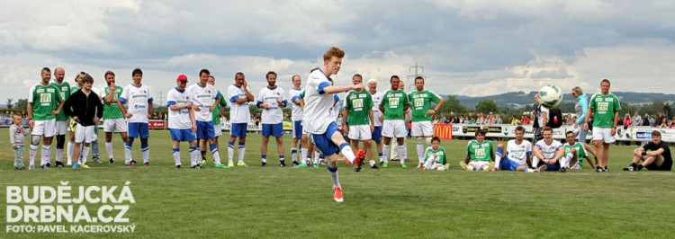 Fotbalová exhibice hvězd v Roudném