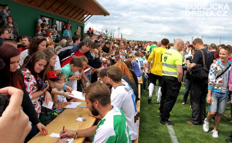 Fotbalová exhibice hvězd v Roudném