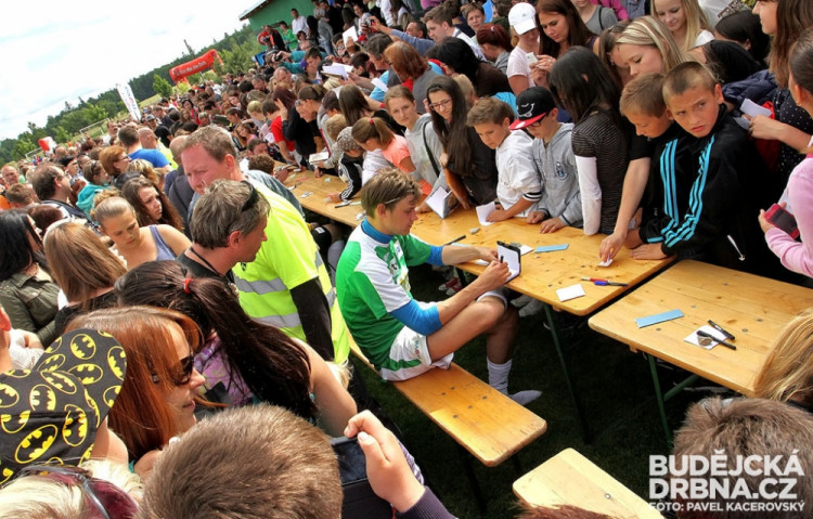 Fotbalová exhibice hvězd v Roudném