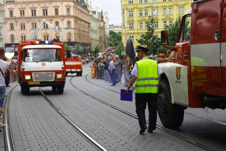 Požár na brněnském náměstí Svobody hasilo téměř 50 hasičských aut, foto: HZS JMK
