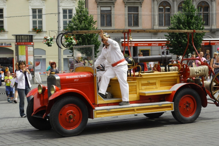 Požár na brněnském náměstí Svobody hasilo téměř 50 hasičských aut, foto: HZS JMK