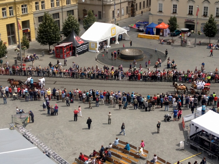 Požár na brněnském náměstí Svobody hasilo téměř 50 hasičských aut, foto: HZS JMK