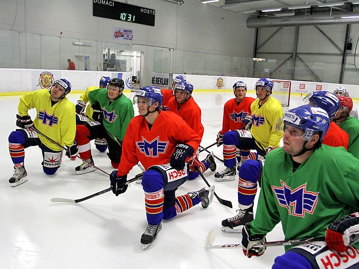 Hokejisté Motoru trénovali s Prospalem a Modrým