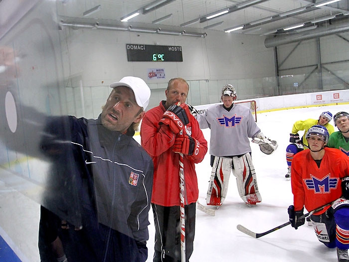 Hokejisté Motoru trénovali s Prospalem a Modrým