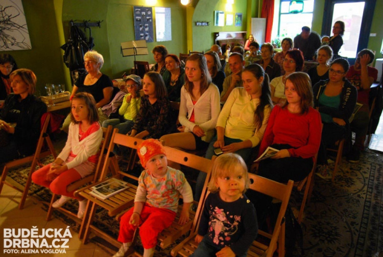 Divadlo v podání waldorfské školy přilákalo hodně diváků