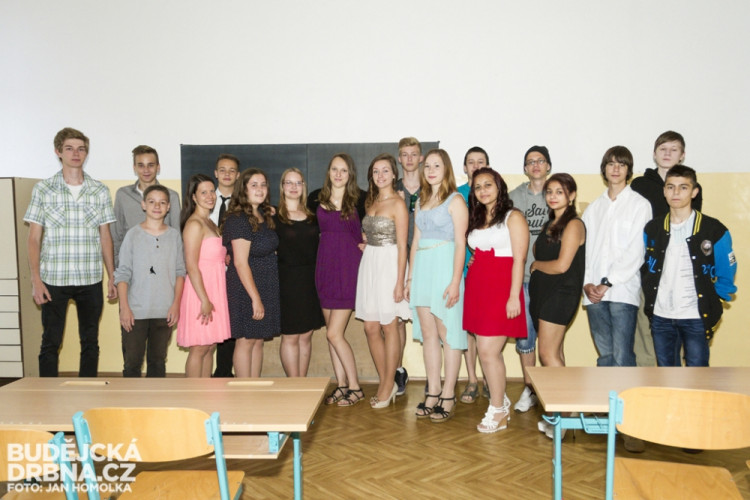 Předávání vysvědčení v Základní škole J. Š. Baara